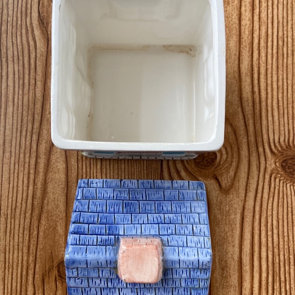 Tea House Storage - Picture 3 of 4